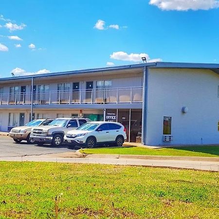 Oxford Inn, Lincoln Blvd Оклахома-Сити Экстерьер фото